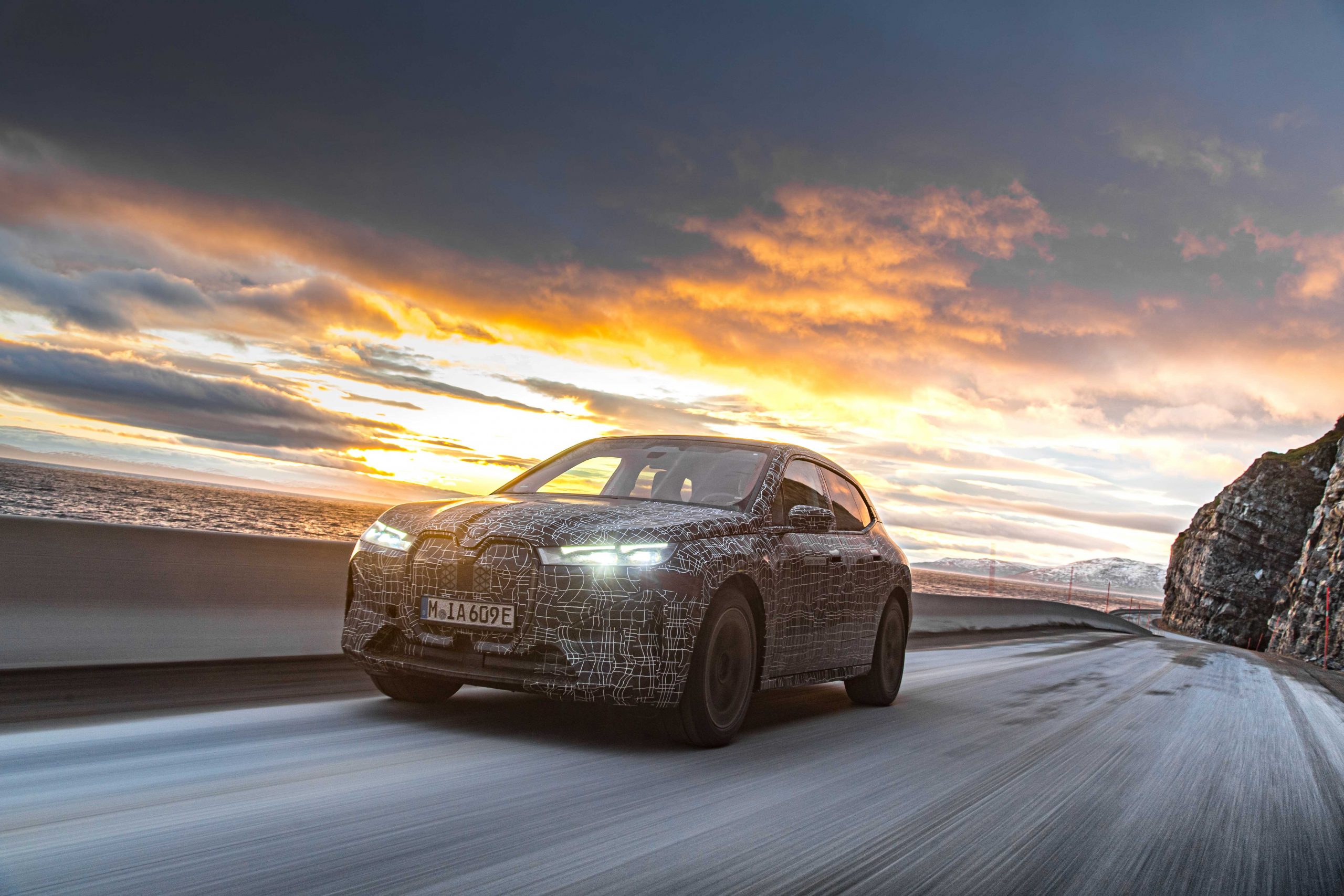 BMW iX En Zorlu Kış Şartlarında Test Ediliyor